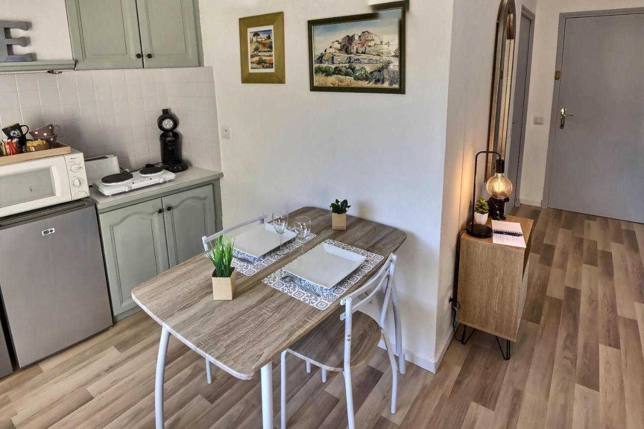 Studio Vue Sur Les Toits, Lumineux Moustiers #2 외부 사진